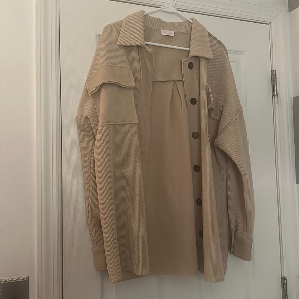 Pink Lily Beige button front women’s Shacket